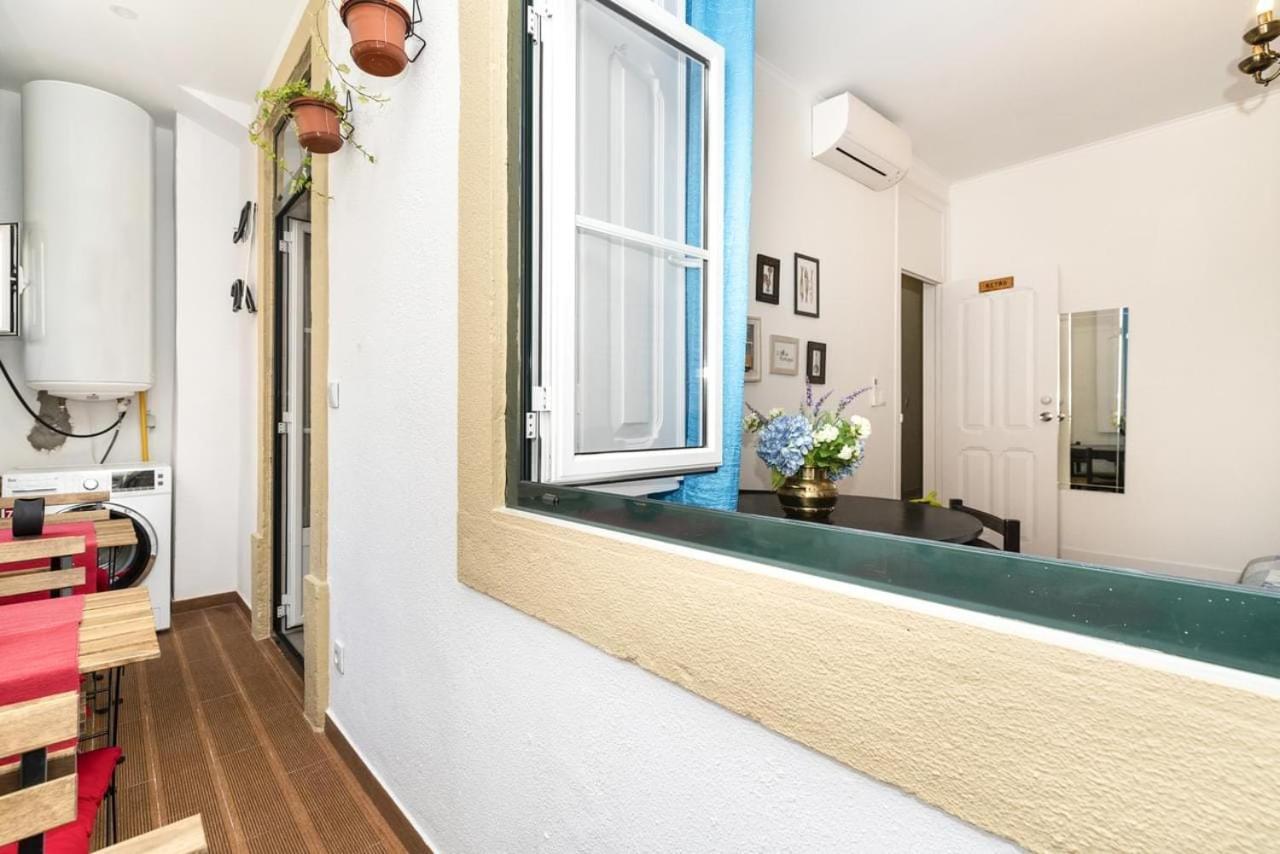 Retro M2 R4 - Lovely Double Room With Shared Bathroom Lisboa Kültér fotó