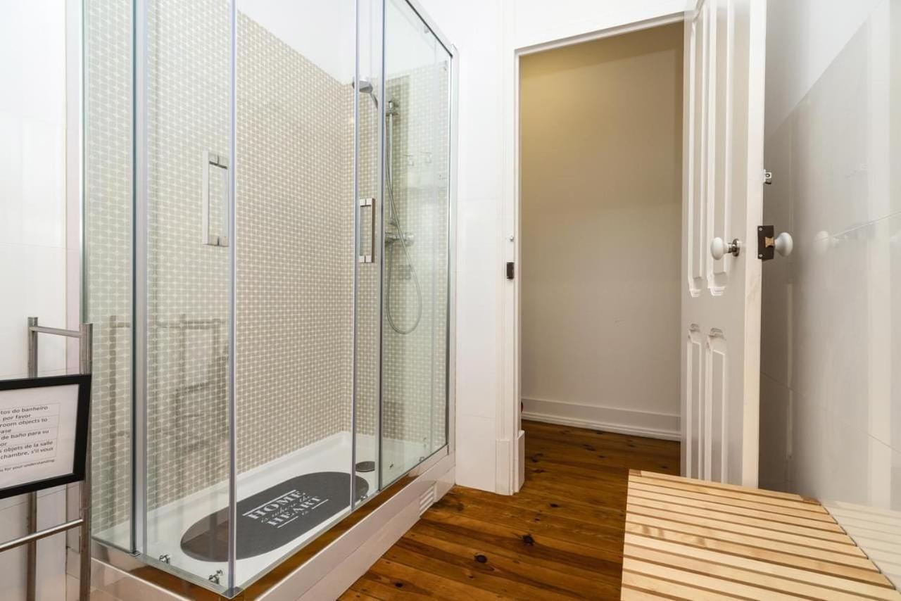Retro M2 R4 - Lovely Double Room With Shared Bathroom Lisboa Kültér fotó