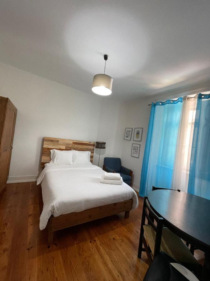 Retro M2 R4 - Lovely Double Room With Shared Bathroom Lisboa Kültér fotó