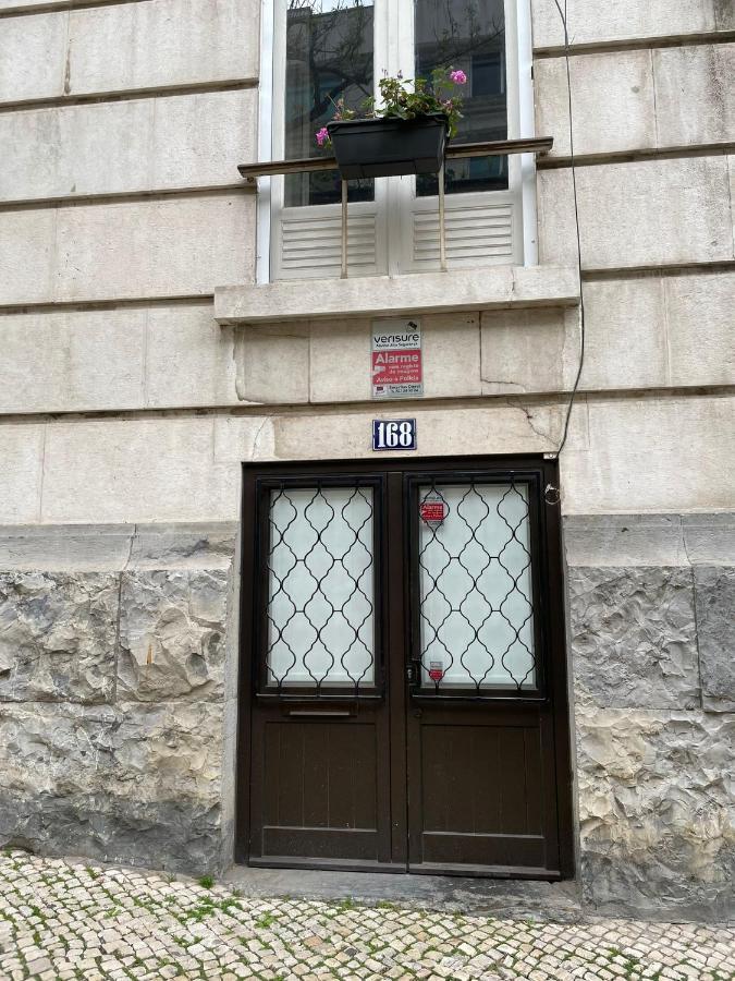 Retro M2 R4 - Lovely Double Room With Shared Bathroom Lisboa Kültér fotó