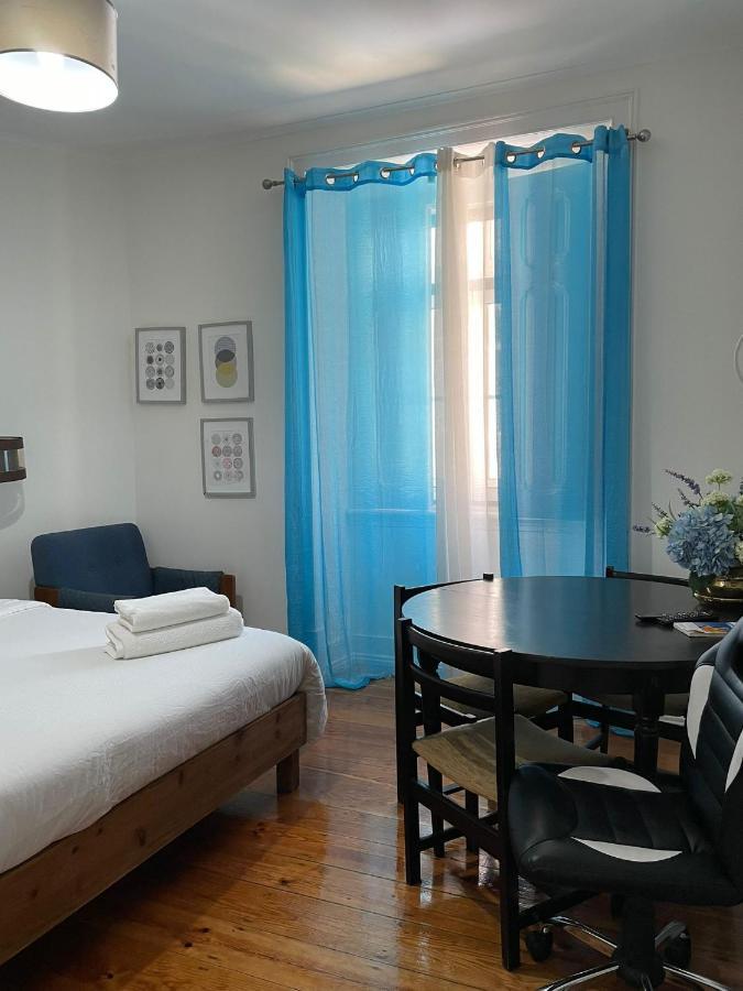 Retro M2 R4 - Lovely Double Room With Shared Bathroom Lisboa Kültér fotó